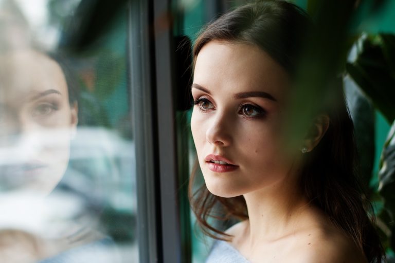 woman-g2f6190cc9_1280